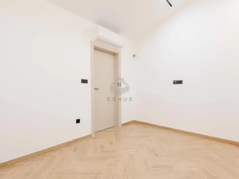 Sale, house, 240m², Kamenovo, Budva - image 14