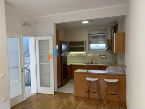 Izdavanje, kuća, 220m², Savski Venac, Beograd - image 12