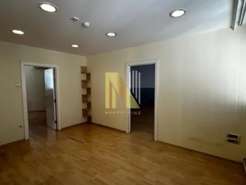 Izdavanje, poslovni prostor, 310m², Centar, Novi Sad - image 10