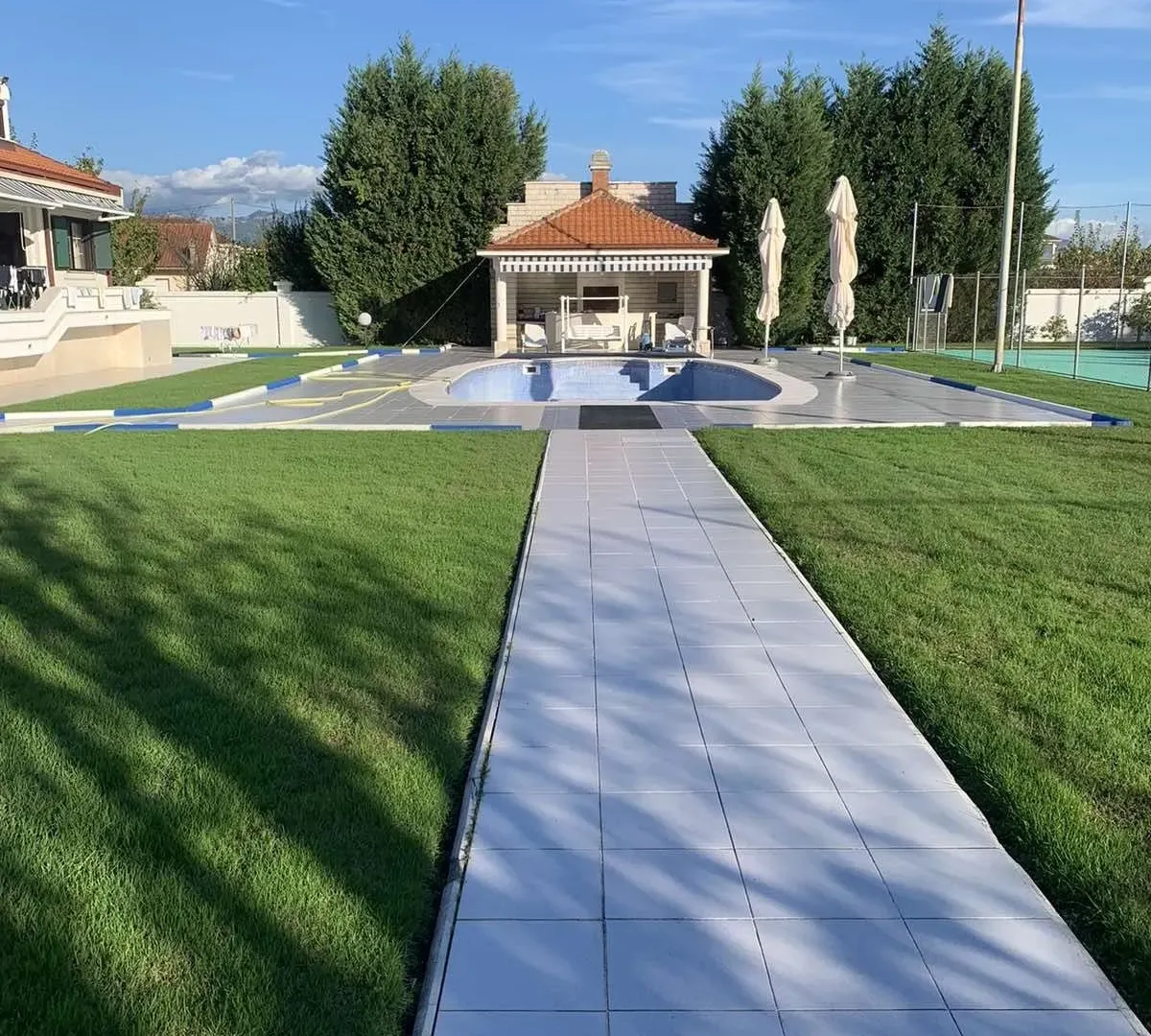 Sale, house, 930m², Tološi, Podgorica