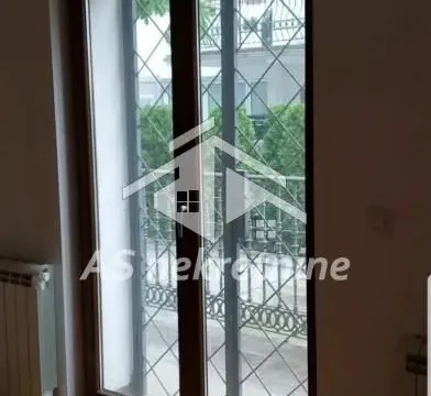 Izdavanje, kuća, 220m², Savski Venac, Beograd - image 12