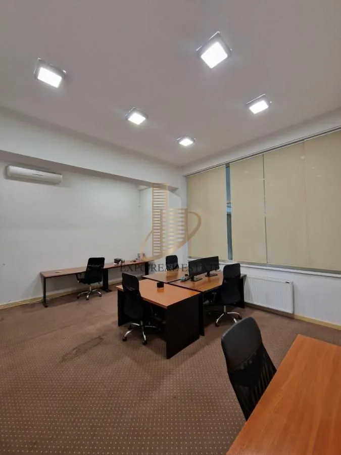 Rent, office space, 690m², Novo naselje, Novi Sad