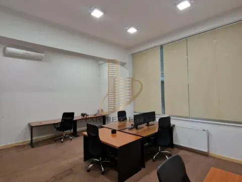 Izdavanje, poslovni prostor, 690m², Novo naselje, Novi Sad - image 21