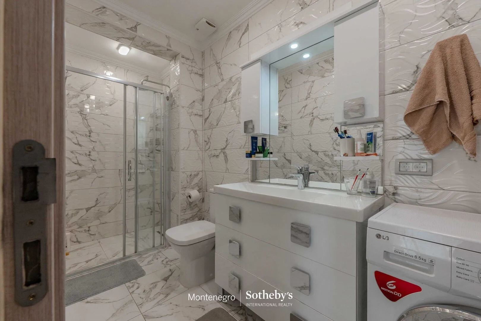 Sale, house, 410m², Blizikuće, Budva
