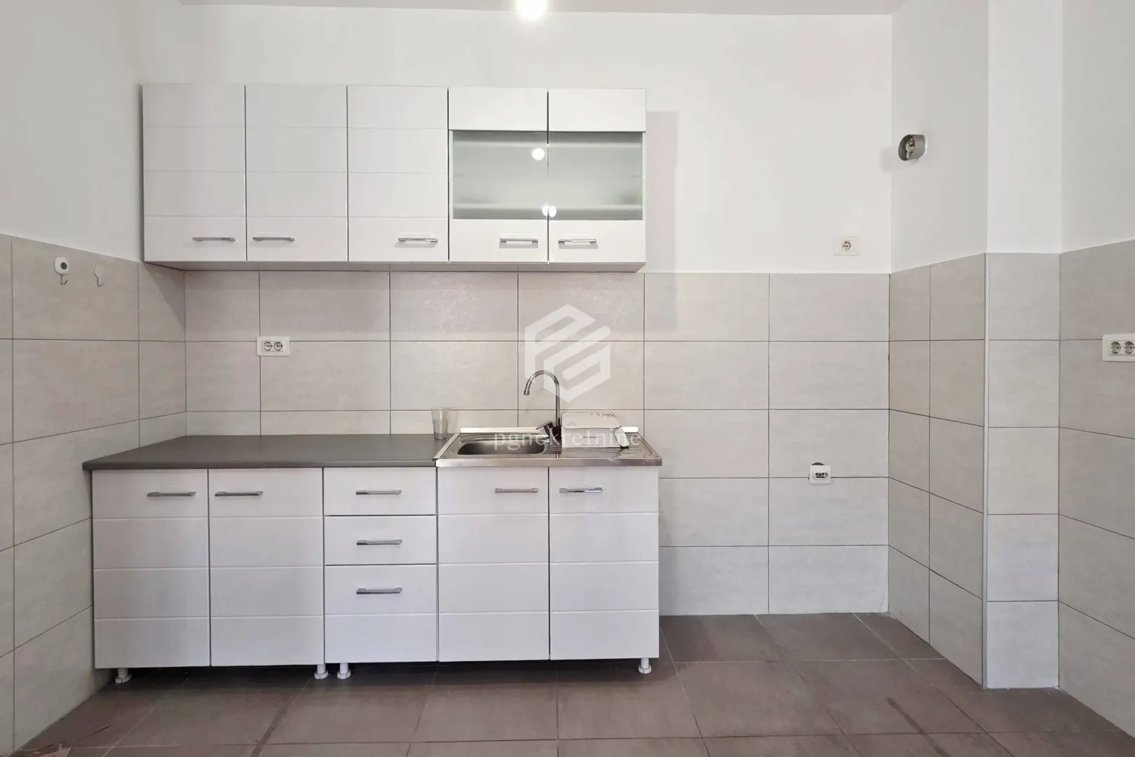 Rent, two bedroom apartment, 64m², City Kej, Podgorica