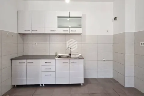 Rent, two bedroom apartment, 64m², City Kej, Podgorica - image 4