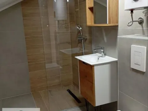 Izdavanje, trosoban stan, 100m², Obrenovac, Beograd - image 10