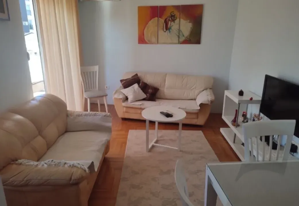 Izdavanje, jednosoban stan, 42m², Ljubović, Podgorica