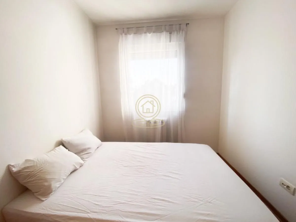 Izdavanje, dvosoban stan, 44m², Vračar Sve Podlokacije, Beograd