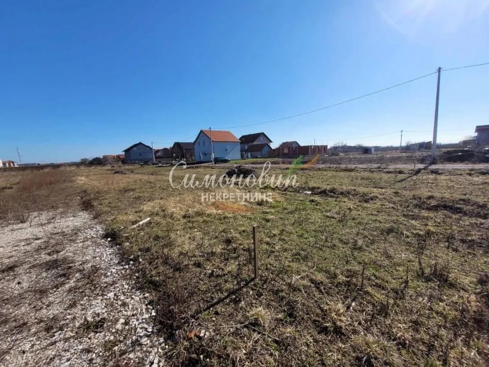 Prodaja, plac, 1100m², Zemun Ugrinovci, Zemun Sve Podlokacije