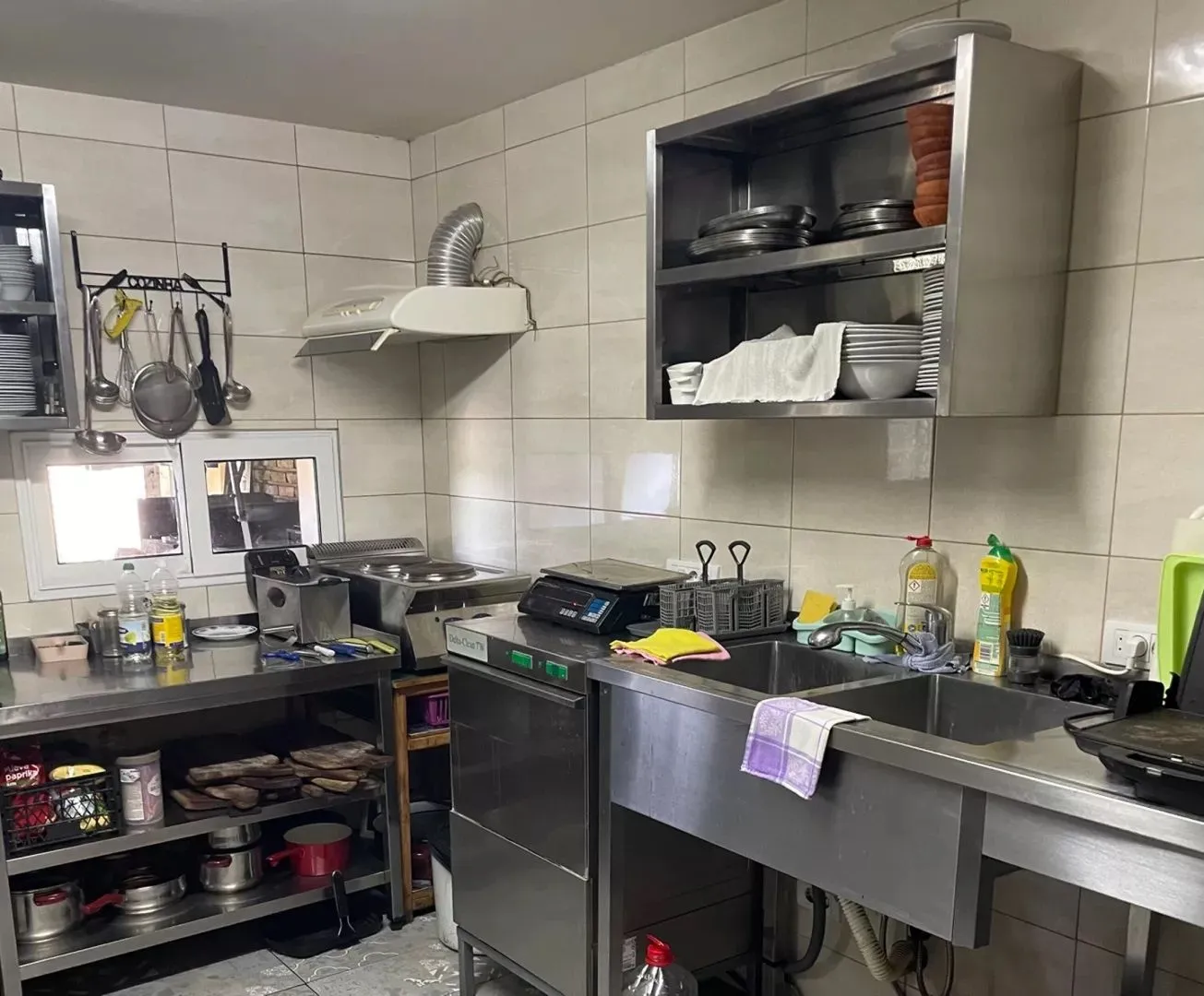 Prodaja, ugostiteljski objekat, 176m², Ruma, Srbija