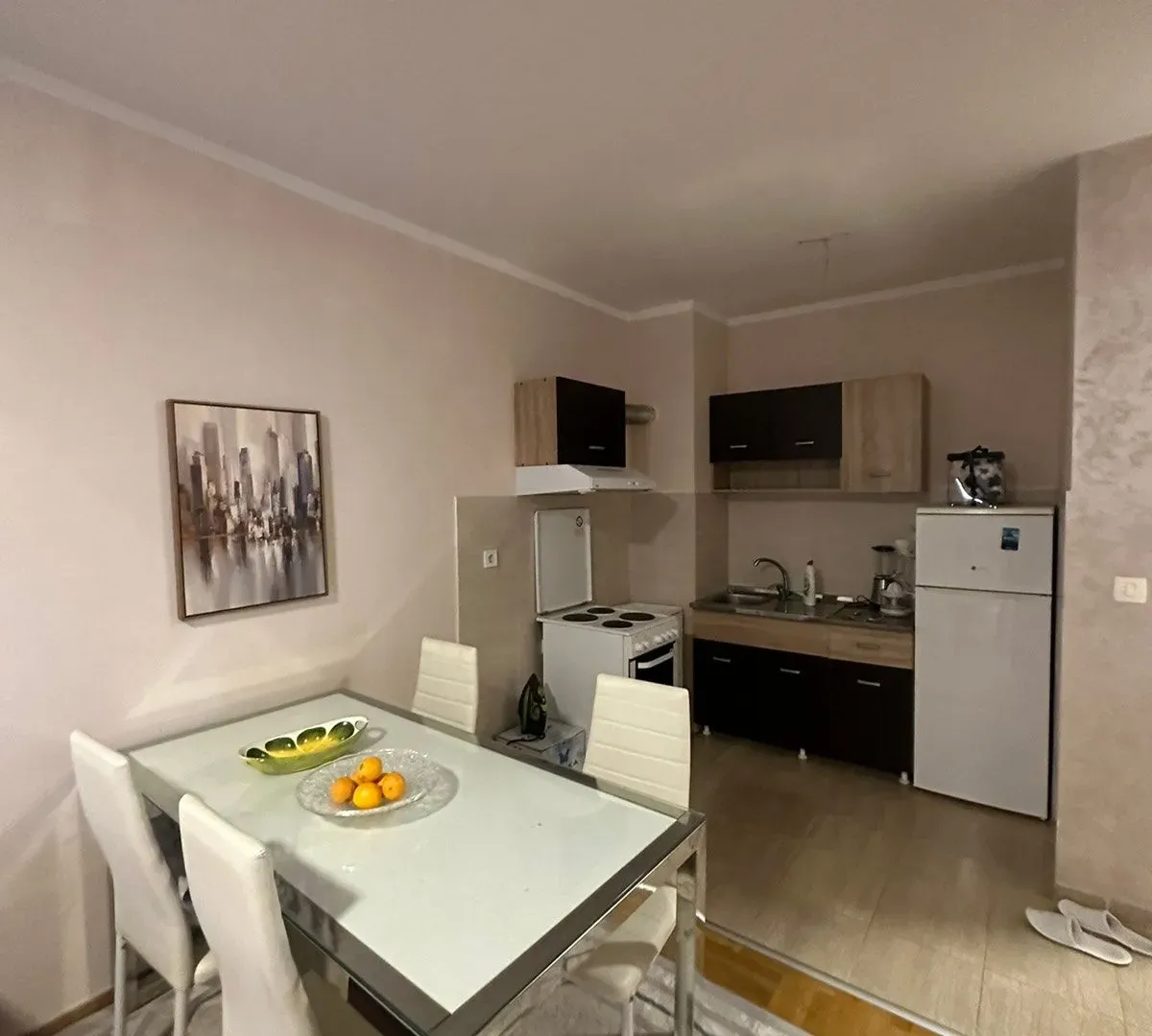 Izdavanje, jednosoban stan, 43m², Maslinjak, Budva