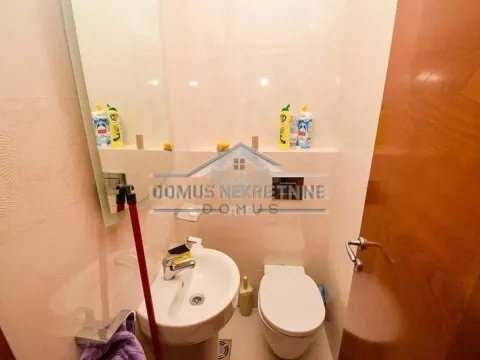 Izdavanje, dvosoban stan, 75m², Vezirov Most, Podgorica - image 9