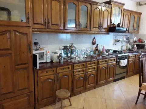 Prodaja, kuća, 280m², Bar, Crna Gora - image 11