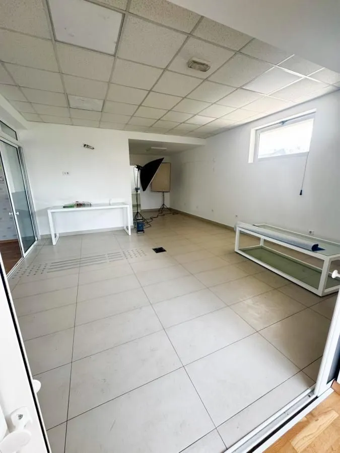 Izdavanje, poslovni prostor, 180m², Stara Varoš, Podgorica
