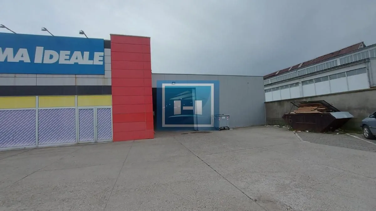 Rent, office space, 500m², Ribarski put, Jagodina