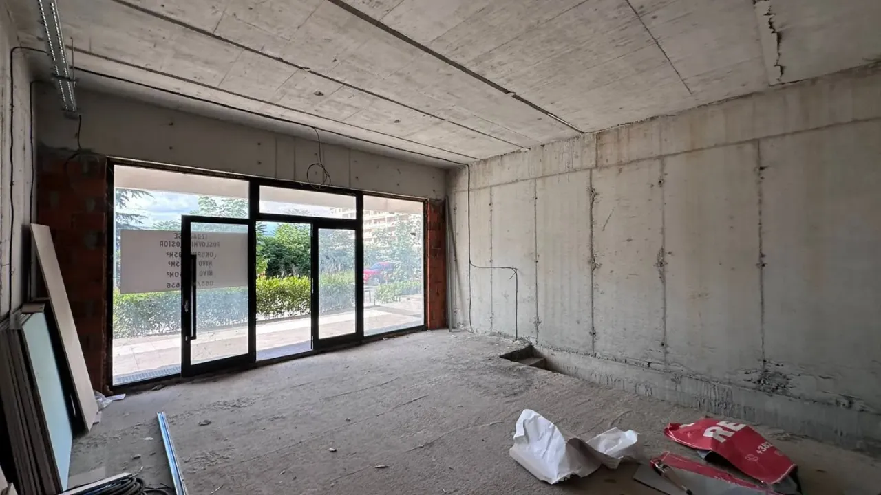 Izdavanje, poslovni prostor, 100m², City Kvart, Podgorica