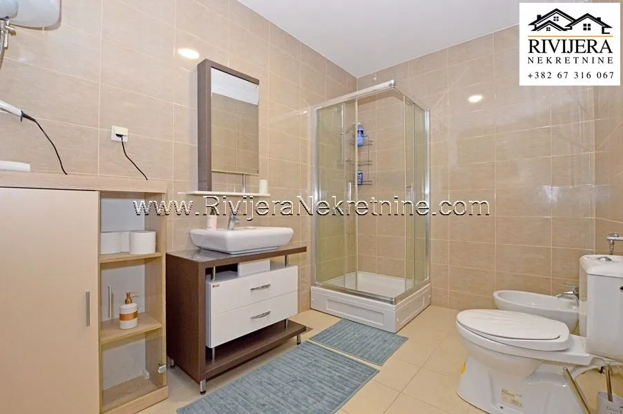 Prodaja, trosoban stan, 220m², Topla, Herceg Novi