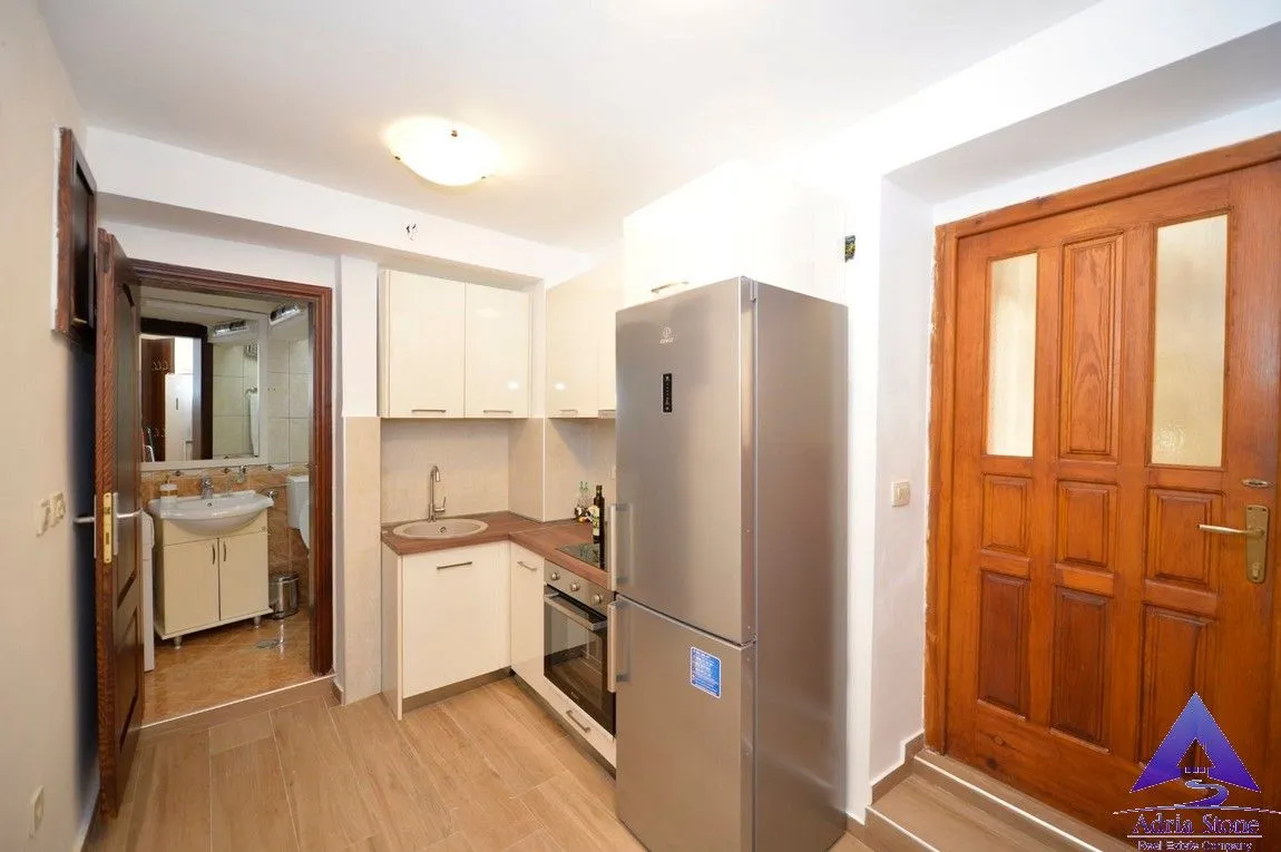 Prodaja, jednosoban stan, 52m², Grad, Kotor