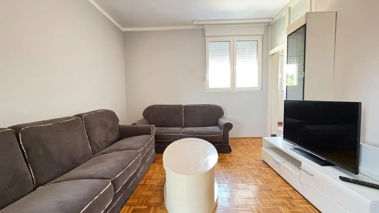 Izdavanje, jednosoban stan, 52m², Preko Morače, Podgorica