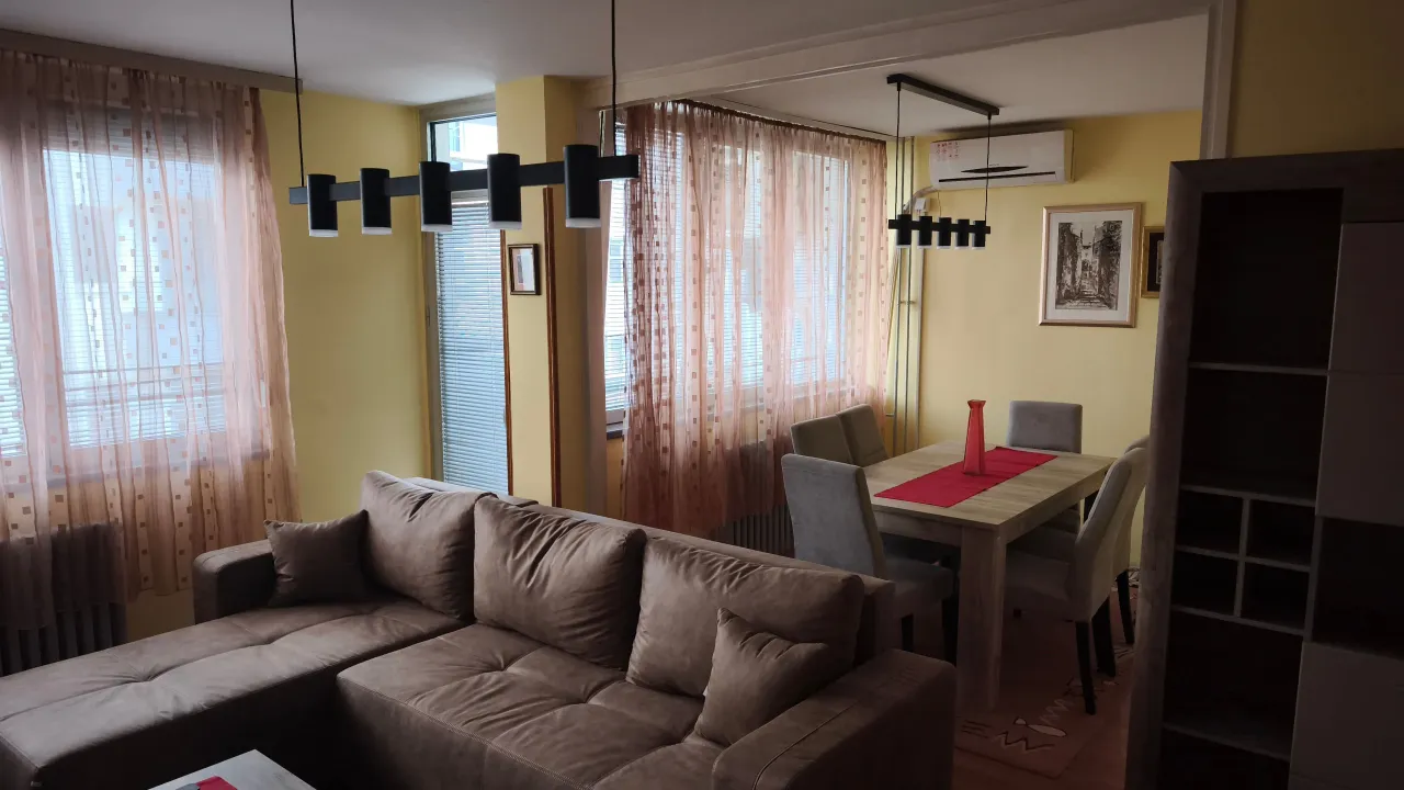 Izdavanje, trosoban stan, 70m², Medijana, Niš