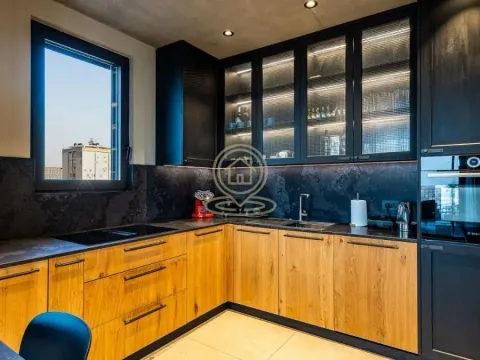 Izdavanje, trosoban stan, 193m², Stari Grad, Beograd - image 18