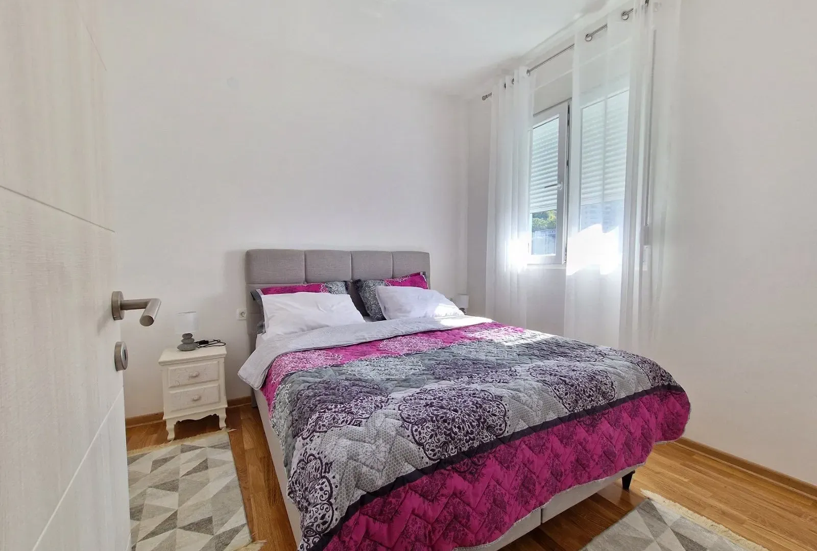 Rent, one bedroom apartment, 47m², Bečići, Budva