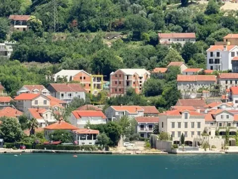 Prodaja, jednosoban stan, 49m², Risan, Kotor - image 5