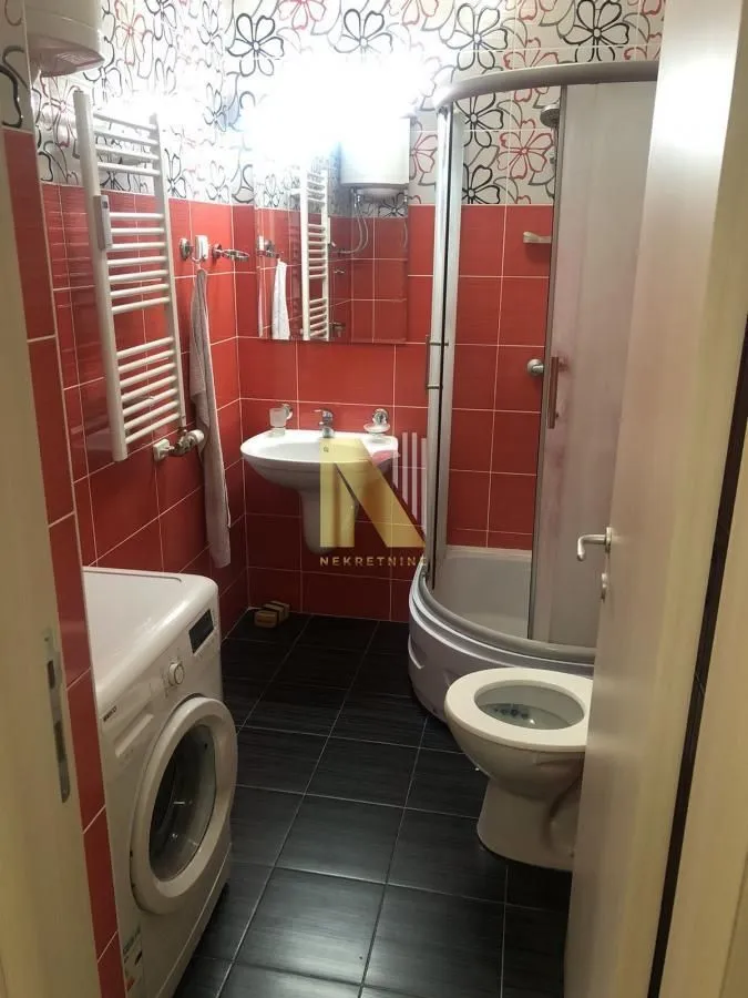 Izdavanje, jednosoban stan, 36m², Adamovićevo Naselje, Novi Sad Sve Podlokacije