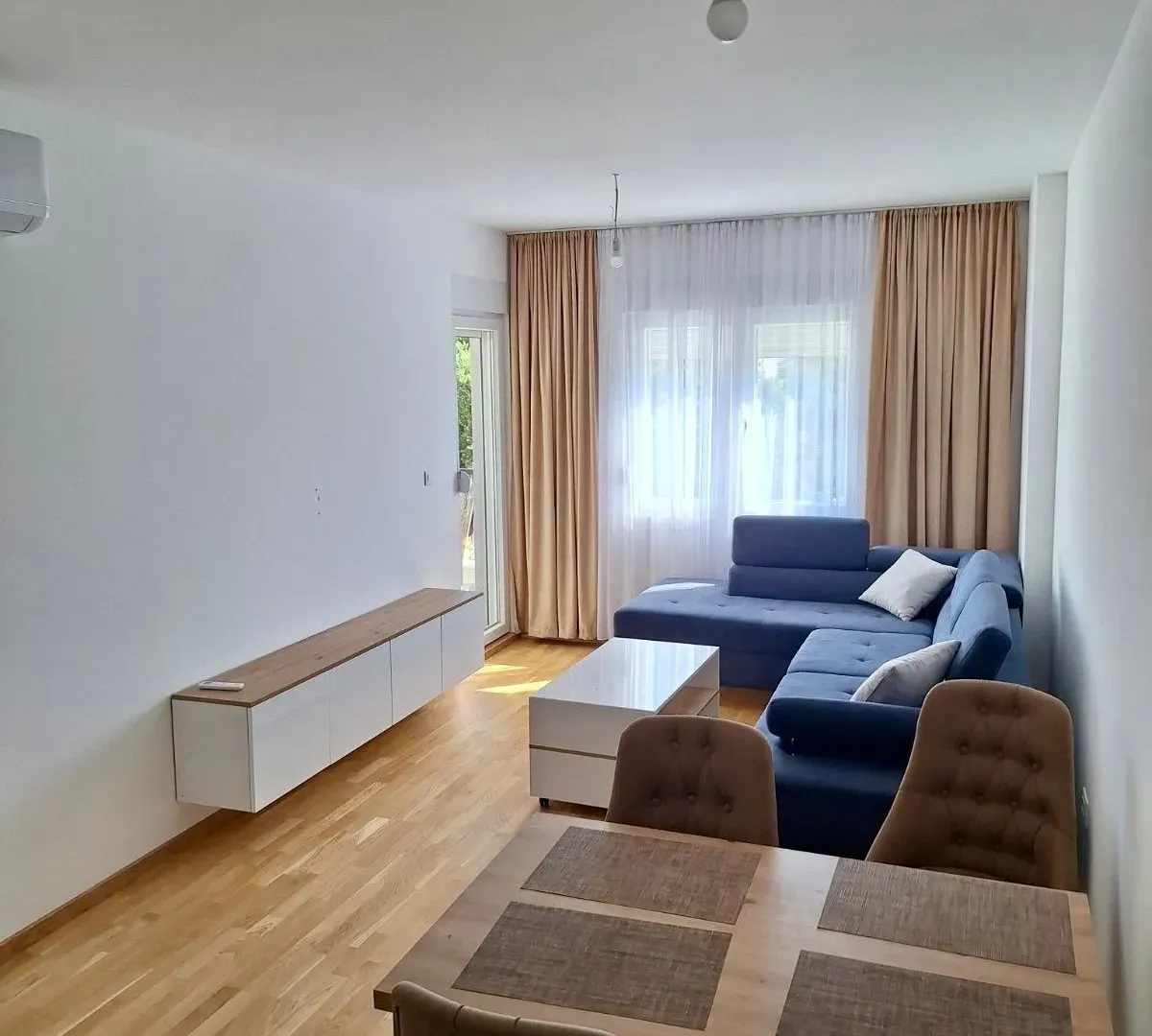 Izdavanje, jednosoban stan, 43m², Ilino, Bar