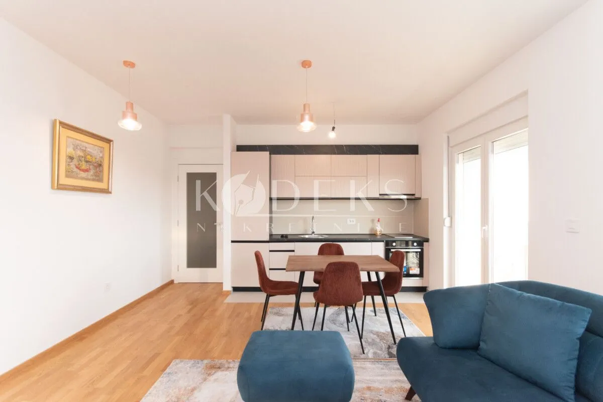 Izdavanje, dvosoban stan, 65m², Stari Aerodrom, Podgorica