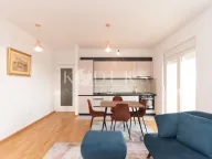 Izdavanje, dvosoban stan, 65m², Stari Aerodrom, Podgorica - image 1