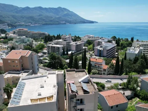 Prodaja, kuća, 1000m², Bečići, Budva - image 1
