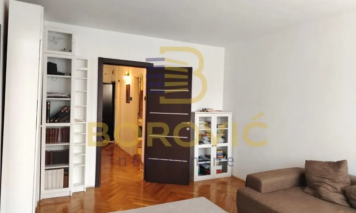 Sale, three bedroom apartment, 68m², Stari Grad, Beograd