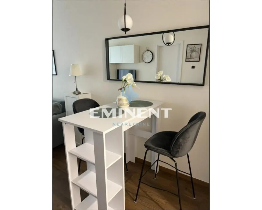 Izdavanje, dvosoban stan, 50m², Stari Grad, Beograd