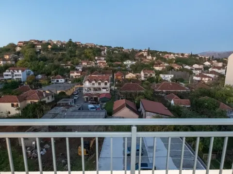 Izdavanje, trosoban stan, 163m², Preko Morače, Podgorica - image 17