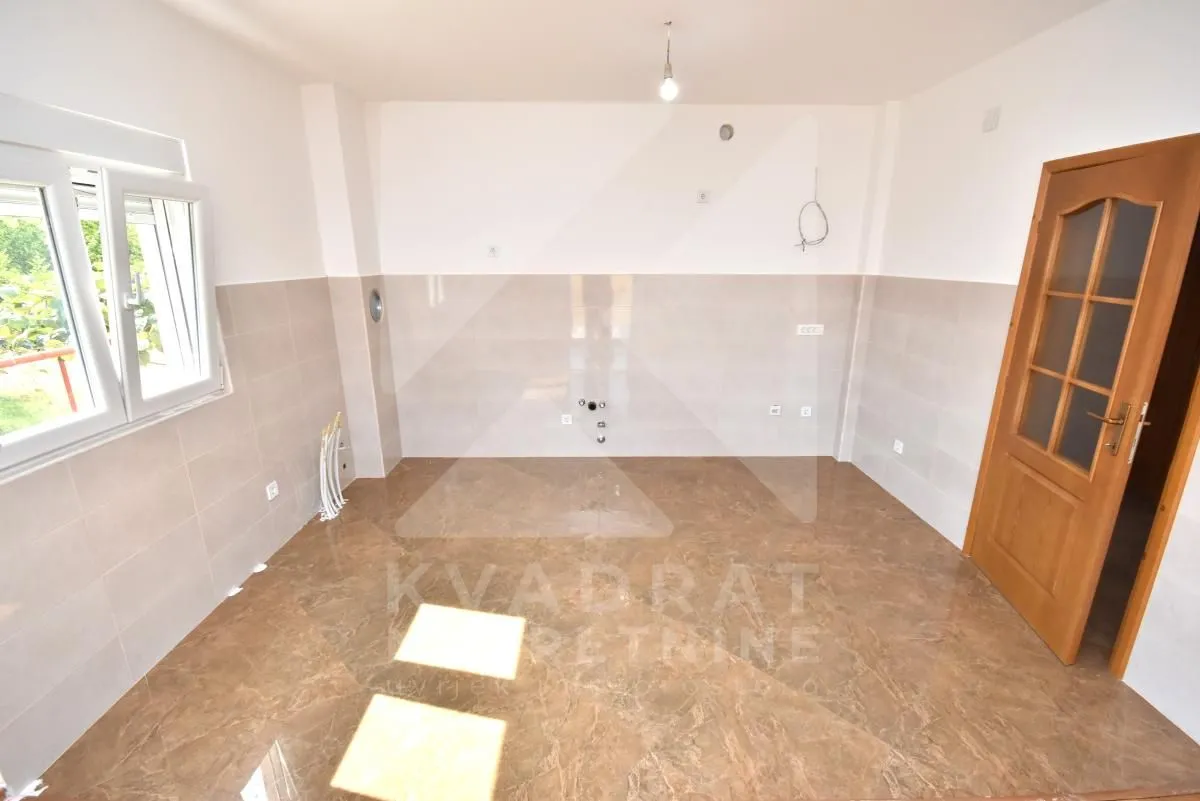 Izdavanje, kuća, 200m², Botun, Podgorica