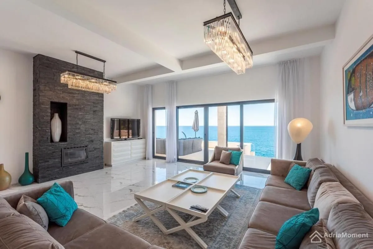 Prodaja, kuća, 240m², Utjeha, Bar