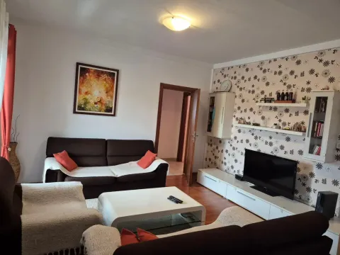 Prodaja, dvosoban stan, 64m², Stari Aerodrom, Podgorica - image 3
