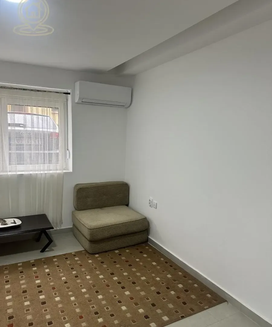 Rent, office space, 93m², Medijana, Niš
