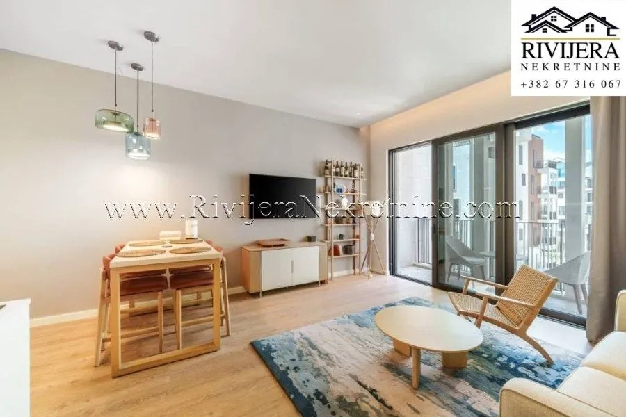 Prodaja, jednosoban stan, 55m², Centar, Tivat