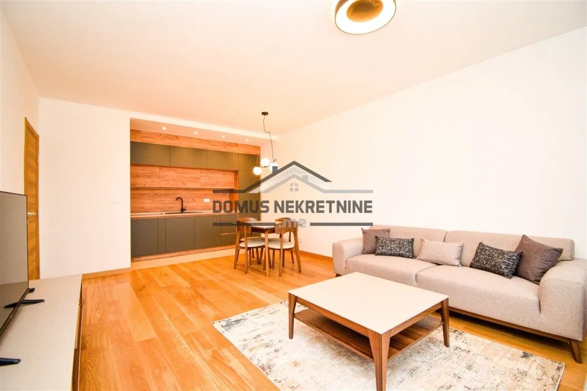 Rent, two bedroom apartment, 75m², City Kvart, Podgorica
