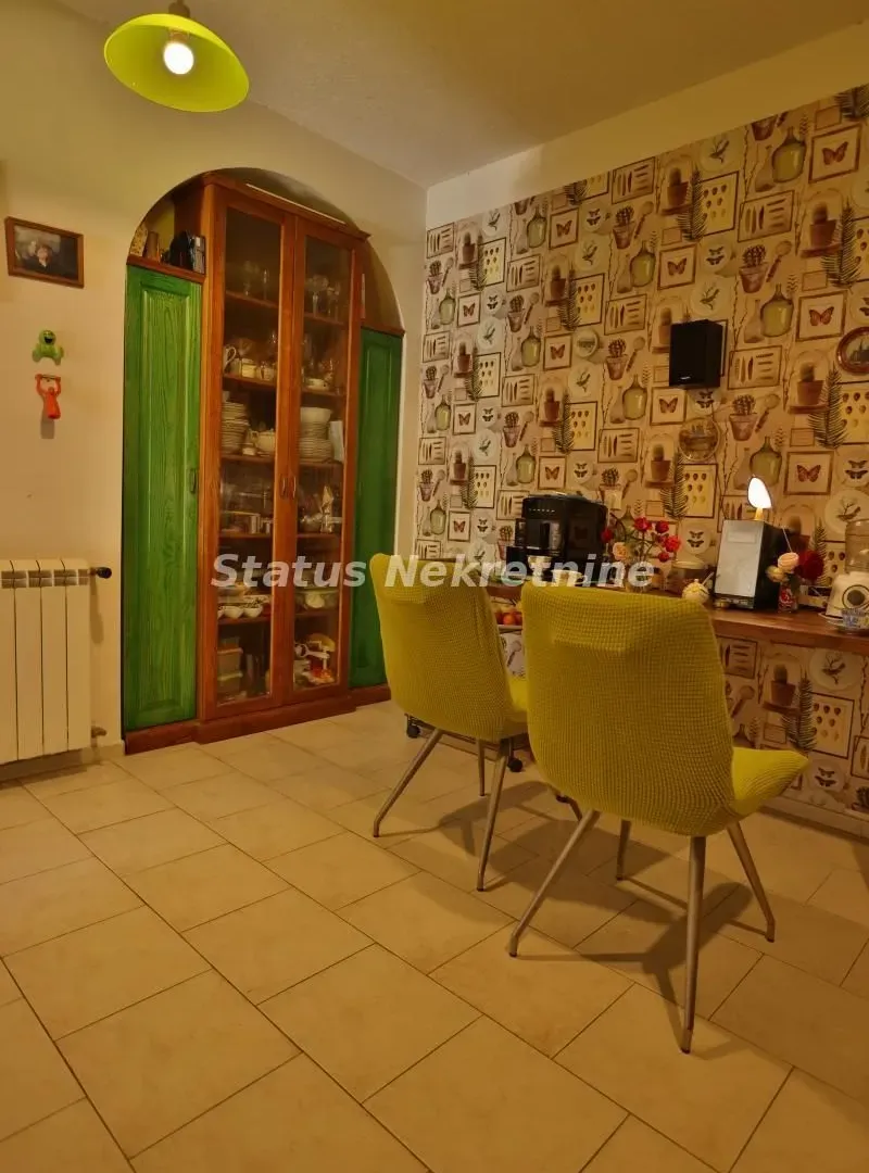 Prodaja, kuća, 322m², Ledinci, Petrovaradin