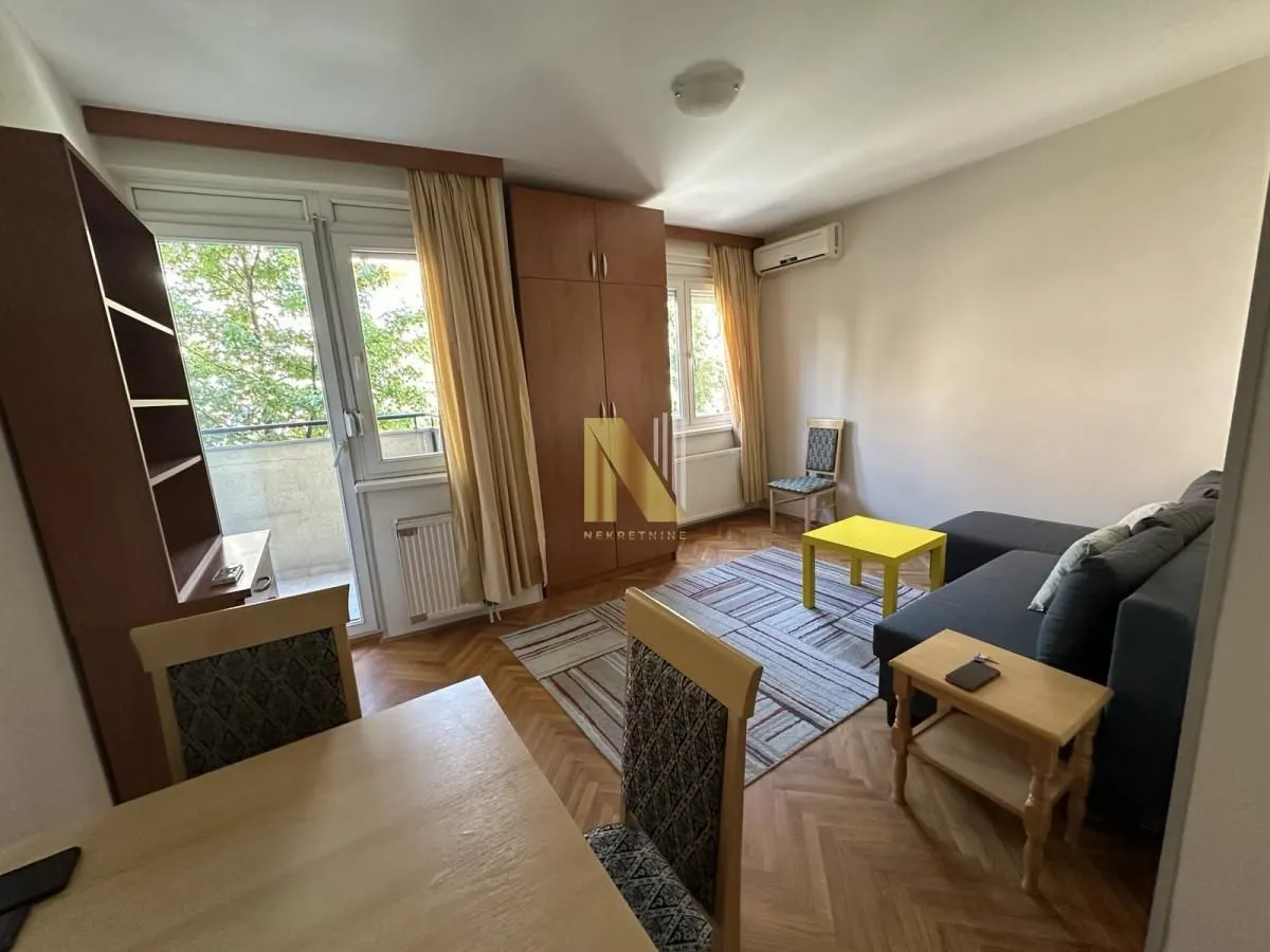 Izdavanje, jednosoban stan, 29m², Socijalno, Novi Sad Sve Podlokacije