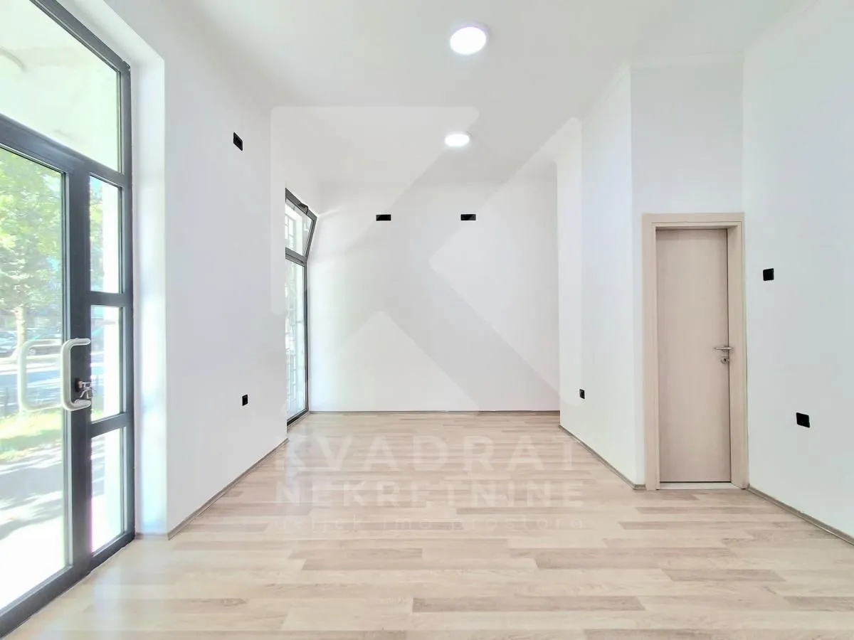 Rent, office space, 64m², Blok 7, Podgorica