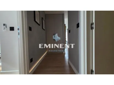 Izdavanje, trosoban stan, 79m², Savski Venac, Beograd - image 8