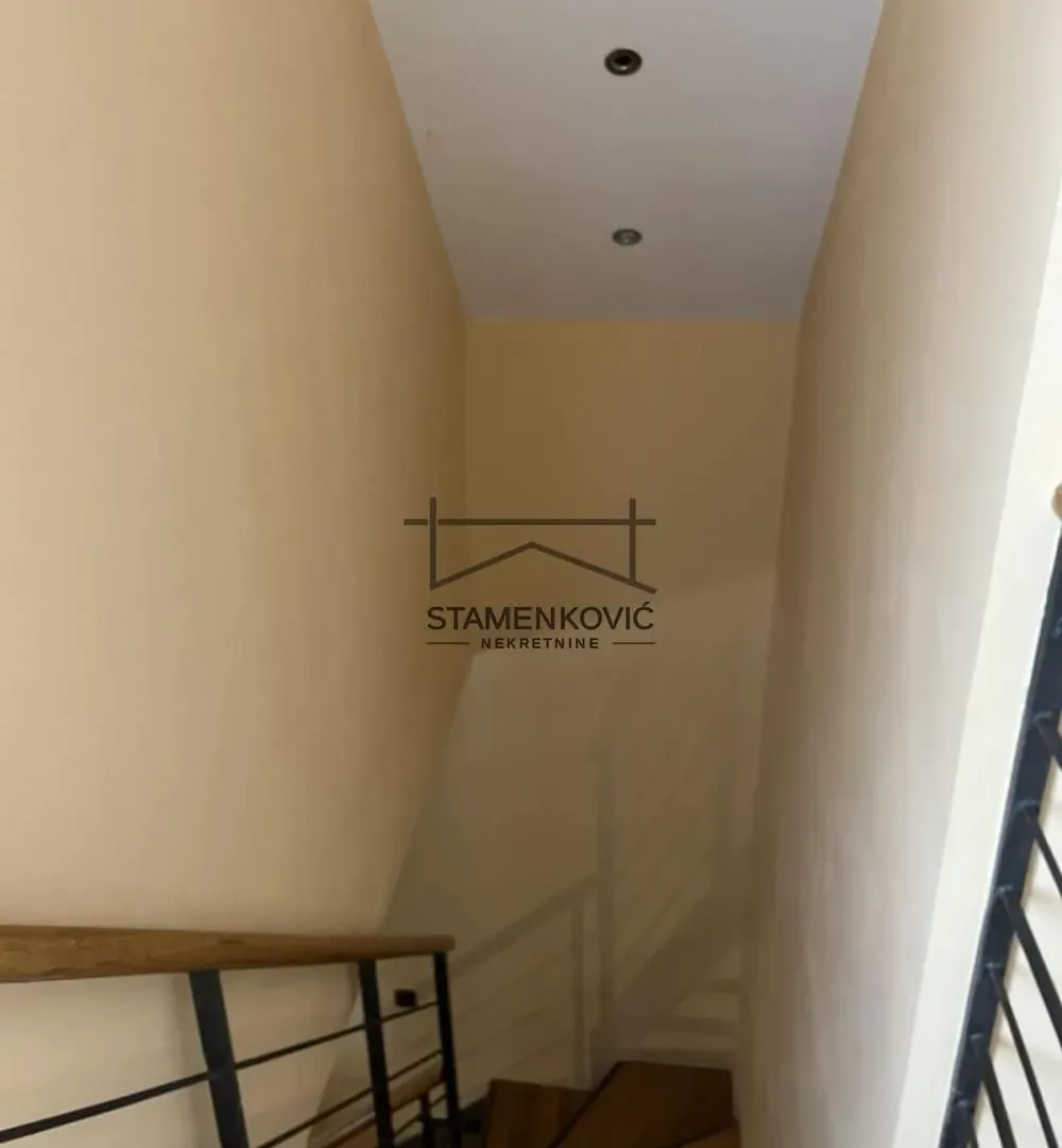 Prodaja, trosoban stan, 111m², Grbavica, Novi Sad Sve Podlokacije