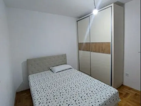 Izdavanje, dvosoban stan, 65m², 1 maj, Podgorica - image 3
