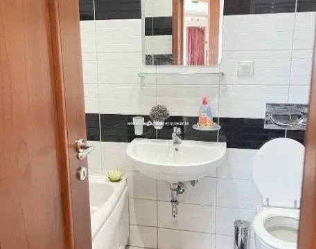 Izdavanje, dvosoban stan, 100m², Centar, Podgorica - image 12