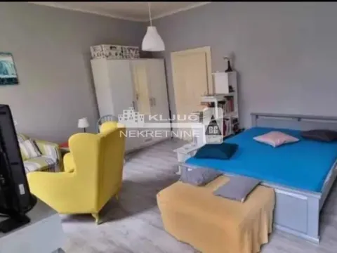 Stan in Vračar Hram